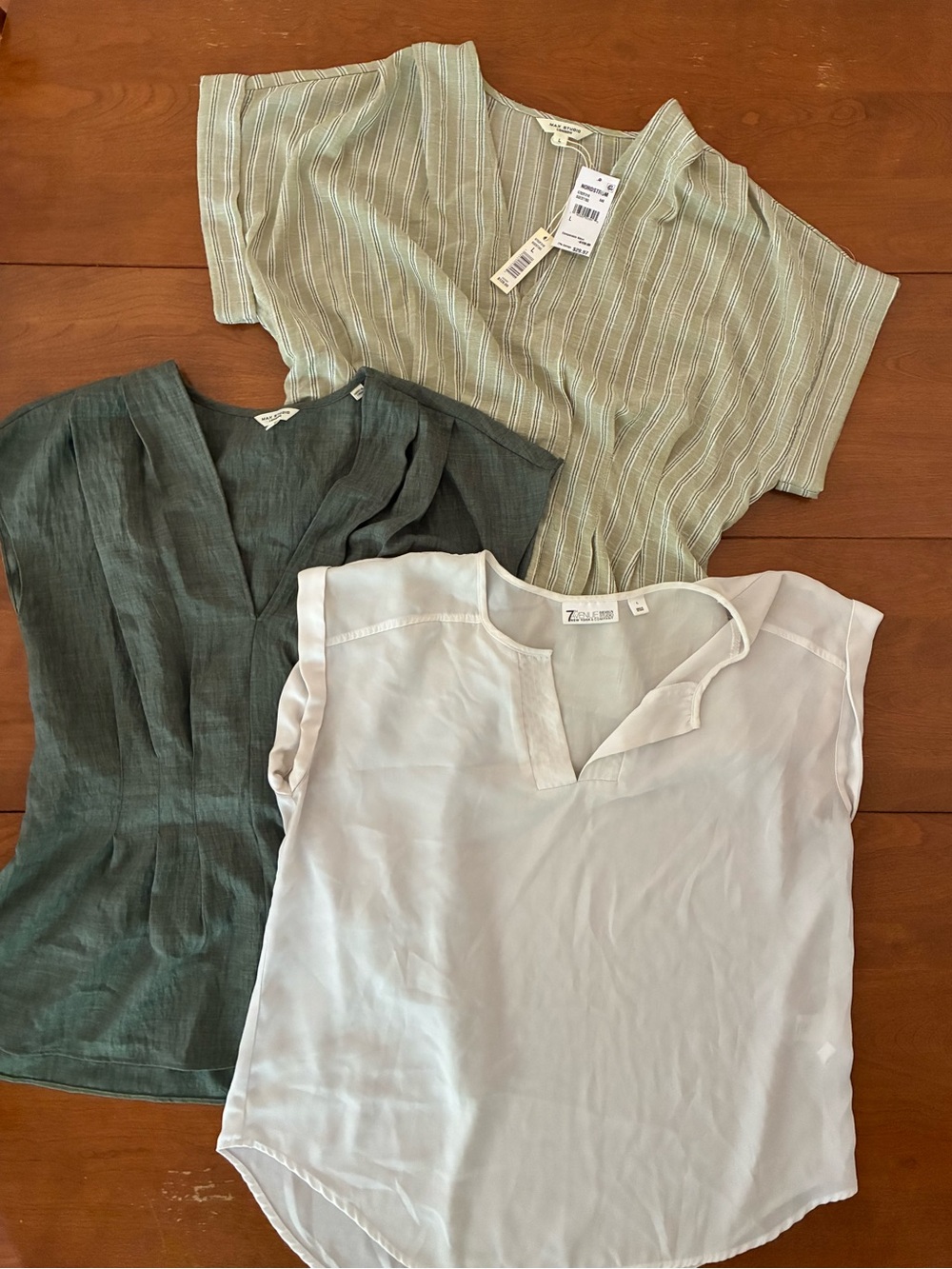 Lot of Women’s Dress Shirts - Size Large